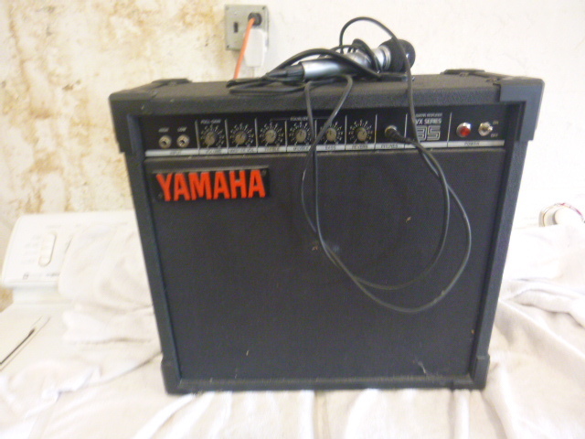 lot 142 image: Yamaha Guitar Amplifier