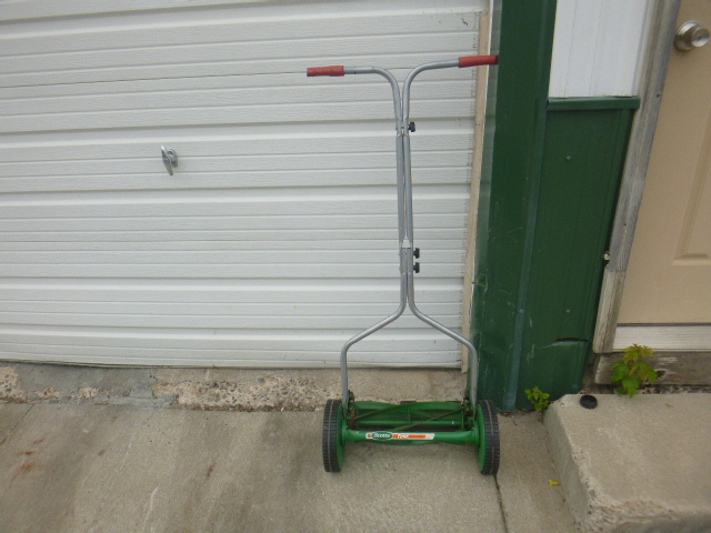 lot 149 image: Scotts Turf Blade Reel Push Lawn Mower
