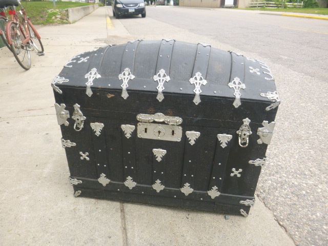 lot 151 image: Antique Trunk
