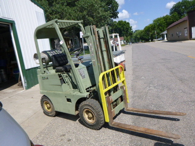 lot 153 image: Clark Propane Forklift