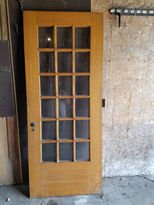 lot 10 image: Heavy Antique Oak Front Door