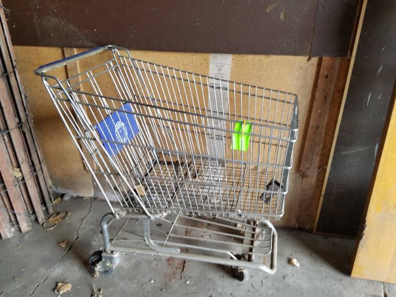 lot 12 image: Piggly Wiggly Self Service Shopping Cart