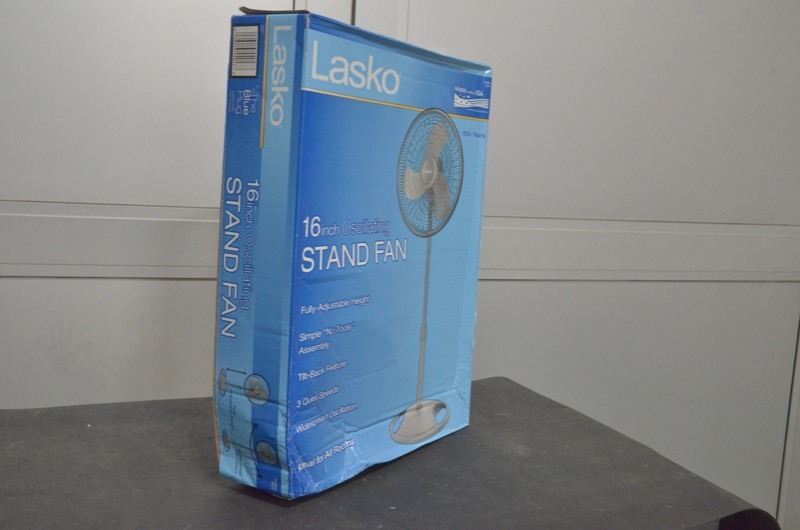 lot 35 image: Lasko Adjustable-Height 16 in. Oscillating Pedestal Fan