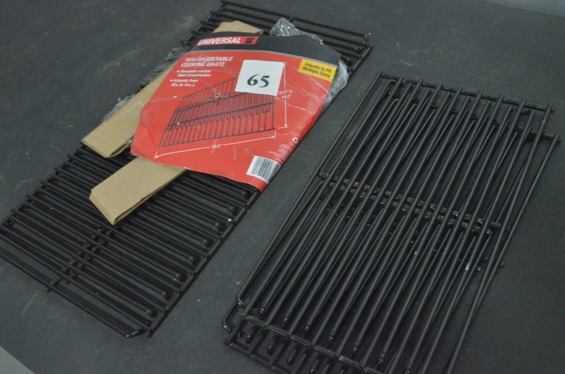 lot 65 image: Universal 19 in. Adjustable Porcelain Cooking Grate