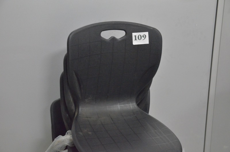 lot 109 image: Lot of 6 Child Sized Chairs.