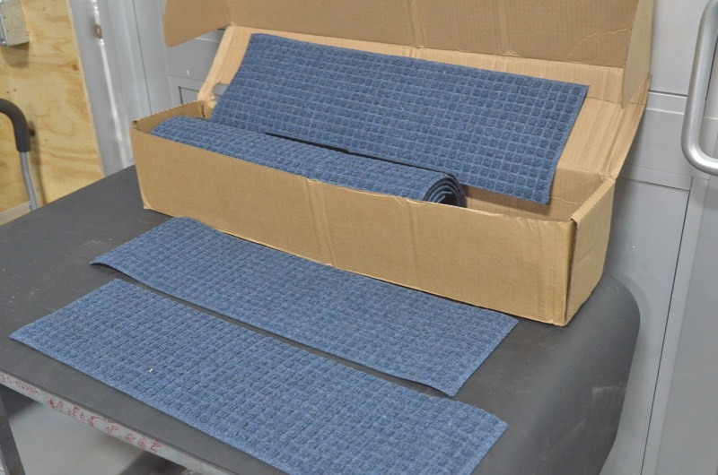 lot 124 image: QUANTITY 12 WH Stair Tread Squares. 30 x 8