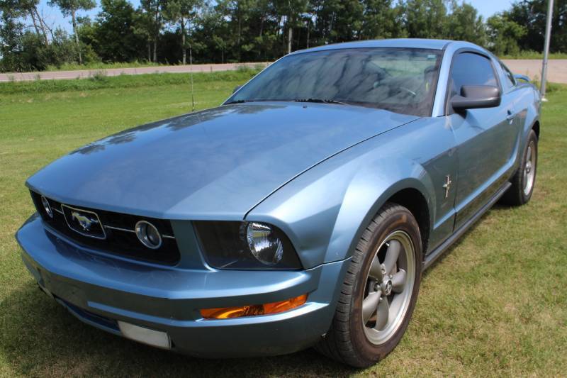lot 3977 image: 2006 Ford Mustang