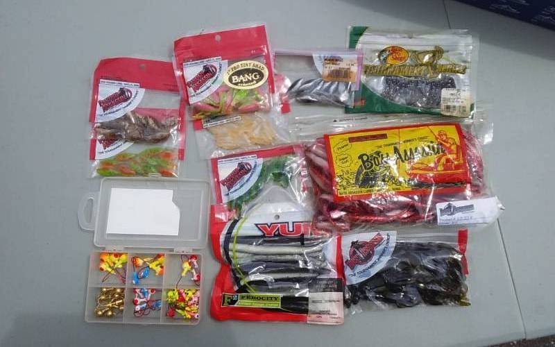 lot 9 image: Lot Of Assorted Jig Heads & Plastics
