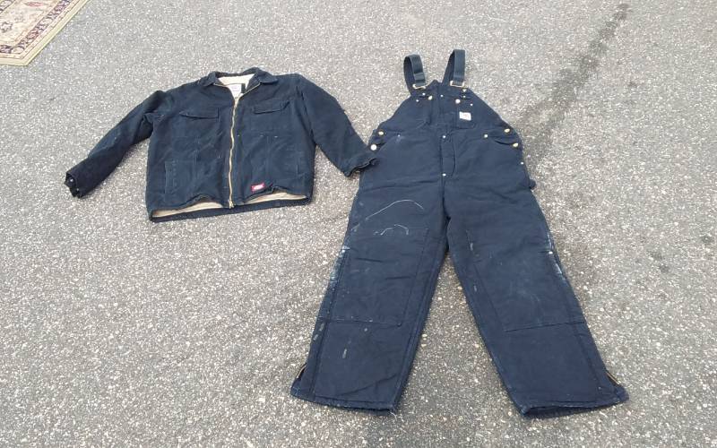 lot 15 image: Carhartt Insulated Bibs (Size 32 (), Dickies Sherpa Lined Jacket Size M
