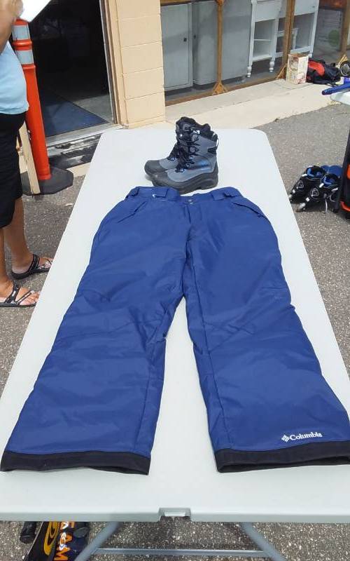 lot 17 image: Columbia Snow Pants Size M (like new), Columbia Boots Size 4
