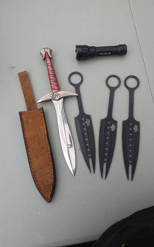 lot 34 image: 3-Throwing Knives, 1-Dagger With Sheath, 1-Mini Flashlight