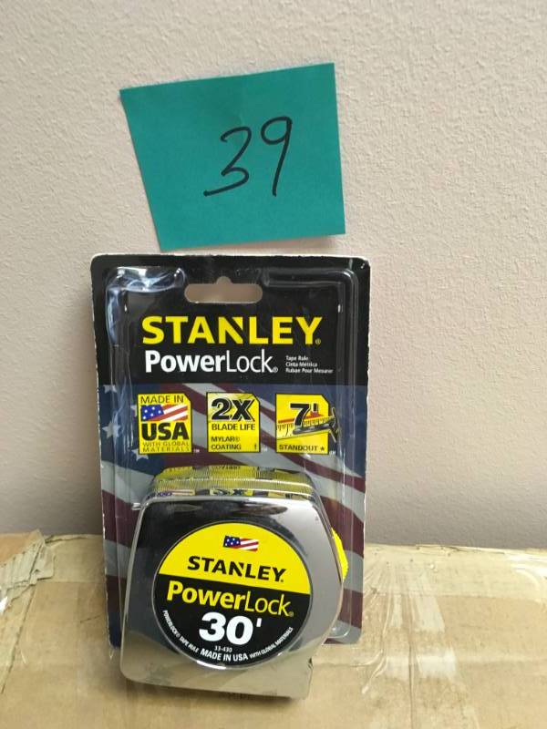 lot 39 image: Stanley PowerLock 30 ft. x 1 in. Tape Measure in good condition