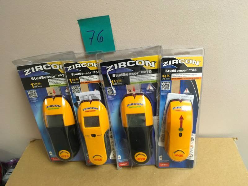 lot 76 image: ASS ZIRCON STUDSENSOR HD 70 & HD35 in good condition