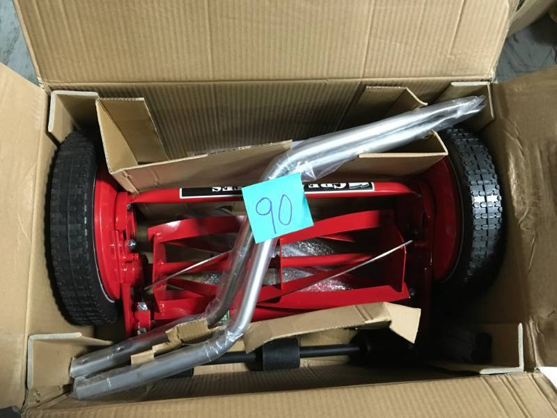 lot 90 image: Great States 14 in. Manual Push Walk-Behind Non-Electric Reel Lawn Mower in good condition