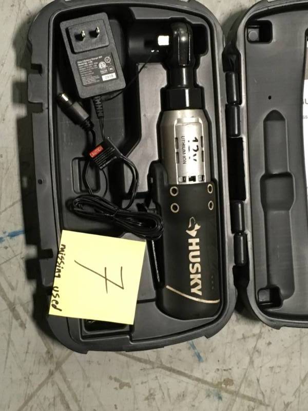 lot 7 image: Husky 38 in. Drive 12-Volt Lithium Ion Cordless Ratchet USED MISSING PCS