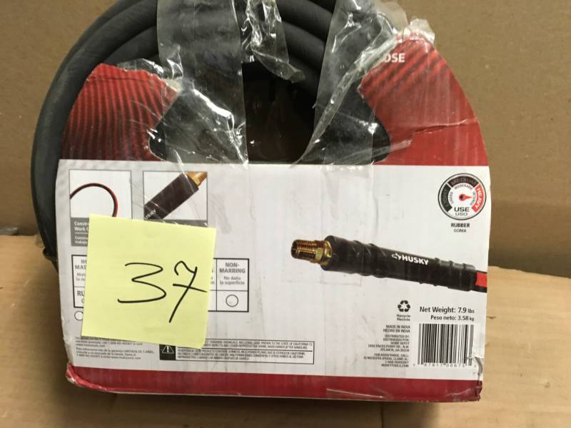 lot 37 image: Husky 38 in. x 50 ft. Premium Rubber Air Hose  in good condition