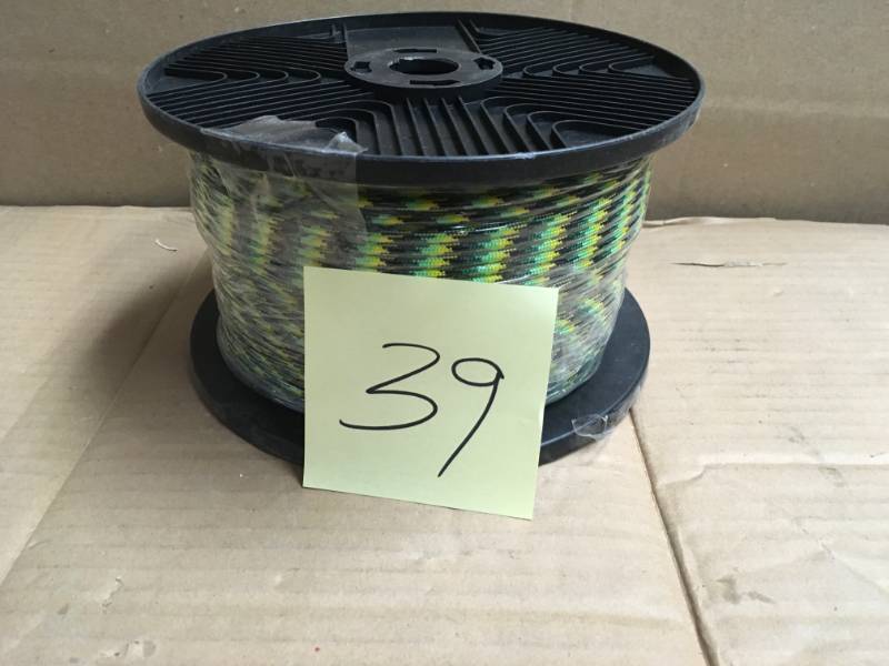 lot 39 image: Everbilt 18 in. x 500 ft. Paracord, Gecko  in good condition