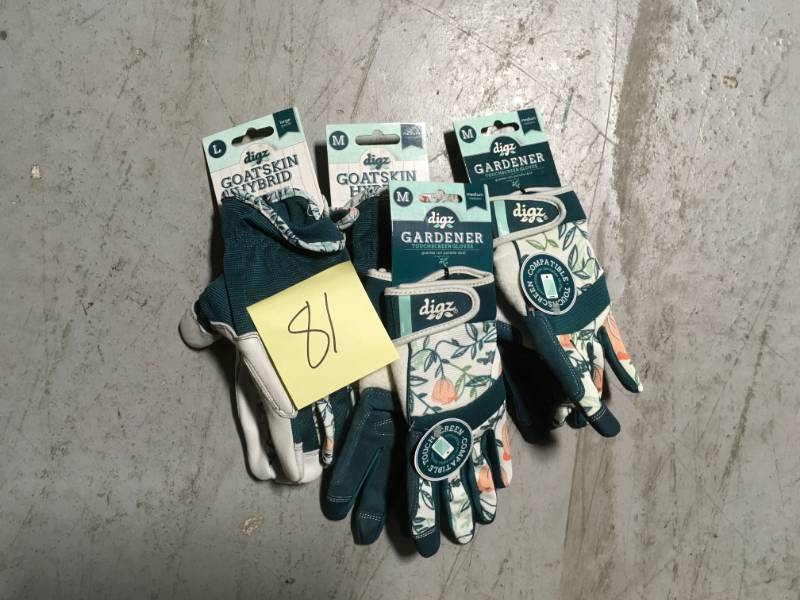 lot 81 image: Lot of 3 Digz Womens Medium Fabric Gardener Touchscreen Gloves not used