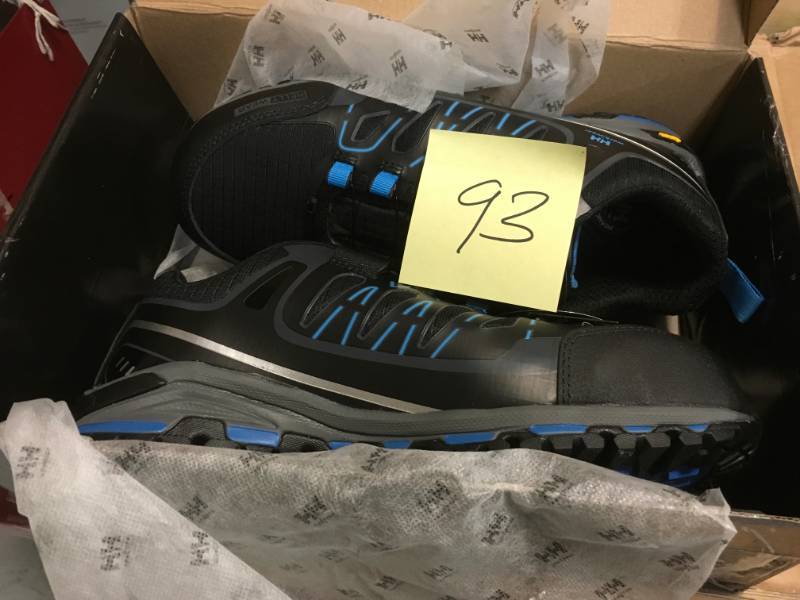 lot 93 image: Helly Hansen Fjell Low Boa Mens Size 10 BlackBlue Nylon Composite Toe Work Shoe not used