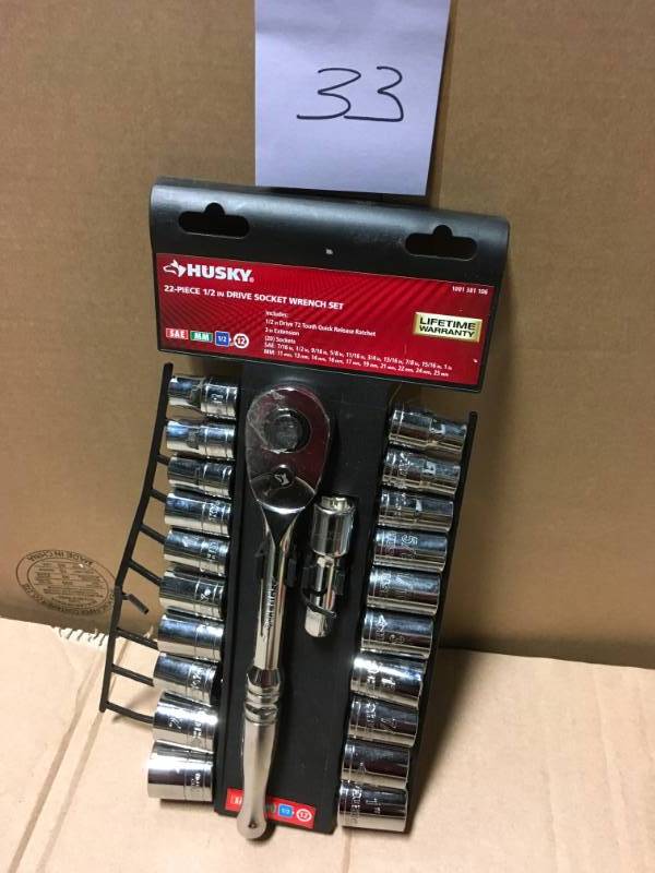 Husky 12 in. Drive Ratchet and SAEMM Socket Set (22-Piece) in good condition