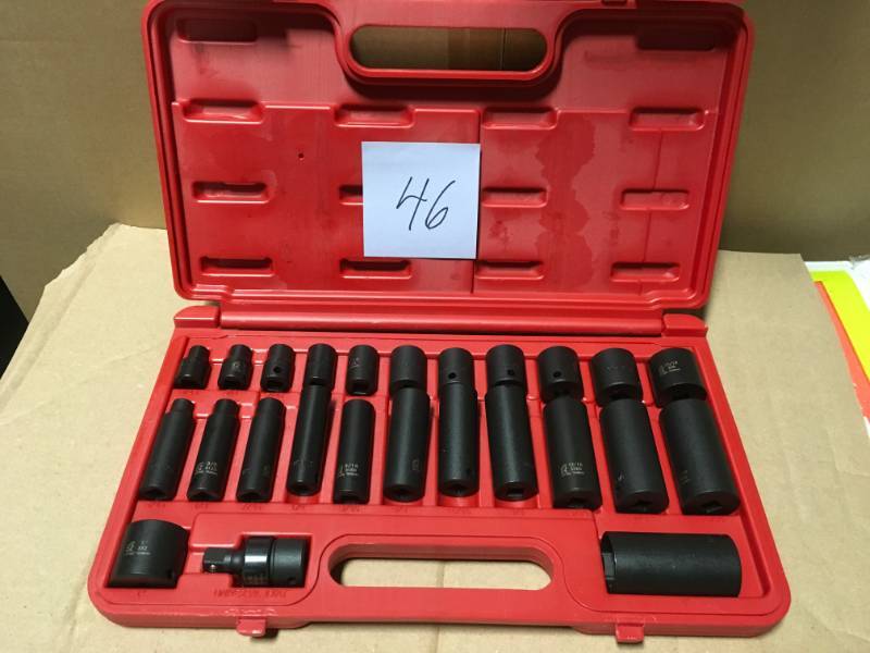Sunex 38 in. Drive SAE Master Impact Socket Set (25-Piece)  in good condition