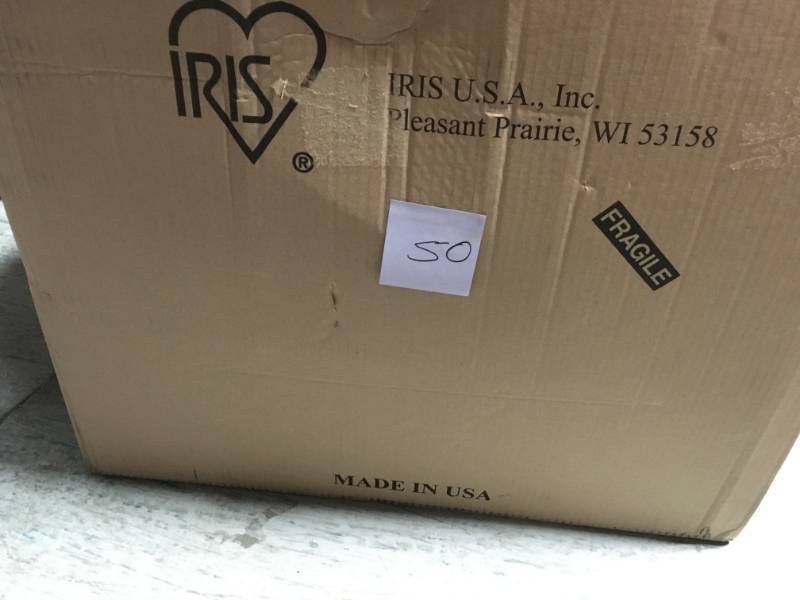 IRIS 32-Qt. Weathertight Storage Box in Clear (6-Pack) MISSING 4 LID TOP  in good condition