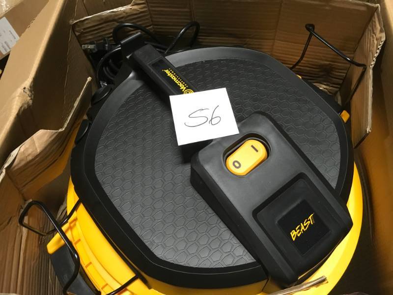 Vacmaster Beast Professional Series 16 Gal. 6.5 HP WetDry Vacuum in good condition