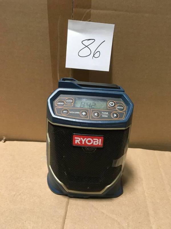 Ryobi Portable Radio AM 520 - 1710 KHZ FM 87.5 -107.9 MHZ  in good condition