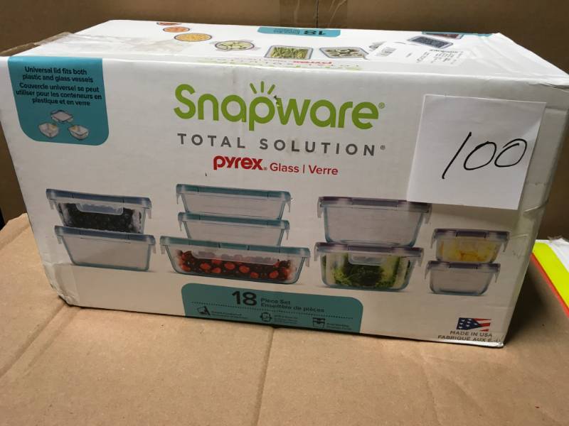Snapware 18-piece Pyrex Glass Food Storage Set (Purple & Blue) in good condition