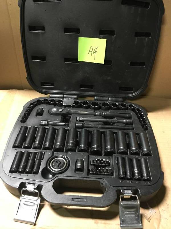 lot 44 image: Husky 38 in. Drive 100-Position Universal SAE and Metric Mechanics Tool Set (60-Piece) in good condition