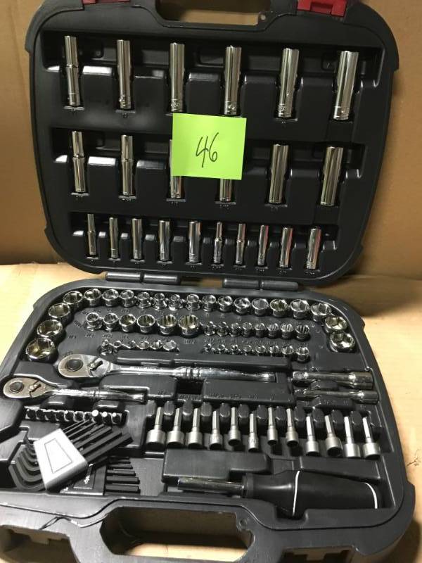 lot 46 image: Husky Mechanics Tool Set (111-Piece) in good condition