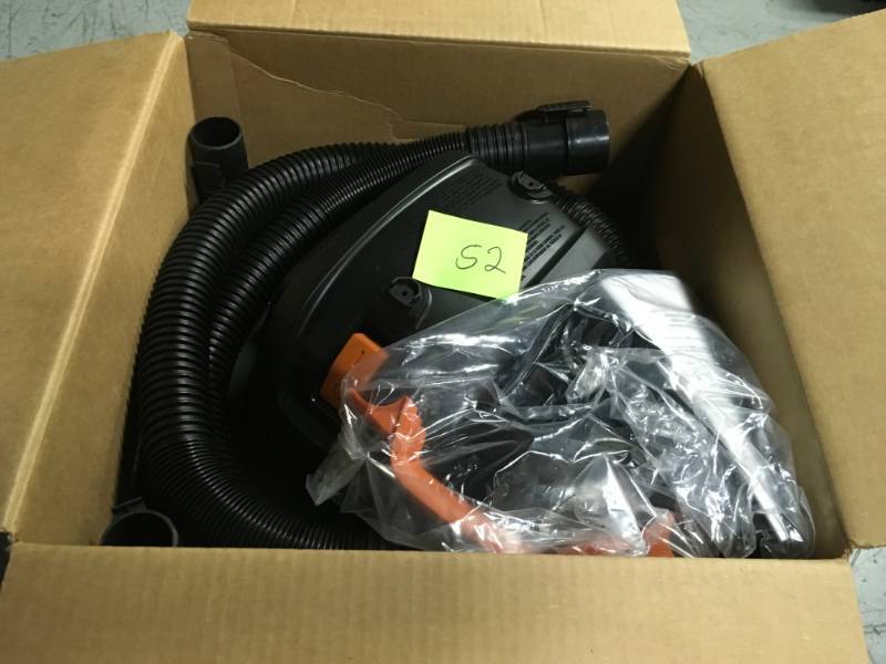 lot 52 image: RIDGID 6 Gal. 3.5-Peak HP NXT WetDry Vac in good condition