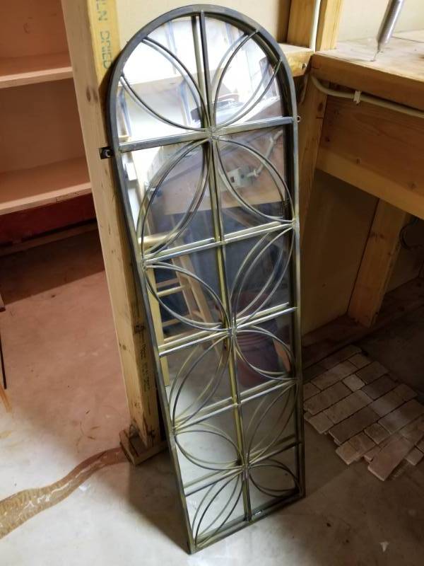 lot 54 image: Decorative Mirror