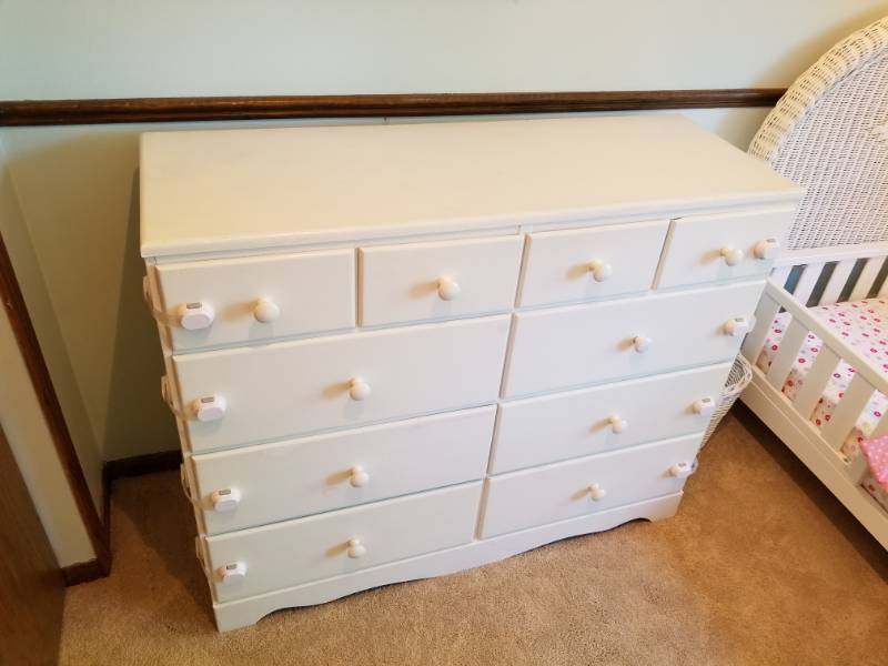 lot 31 image: Child Safe Dresser