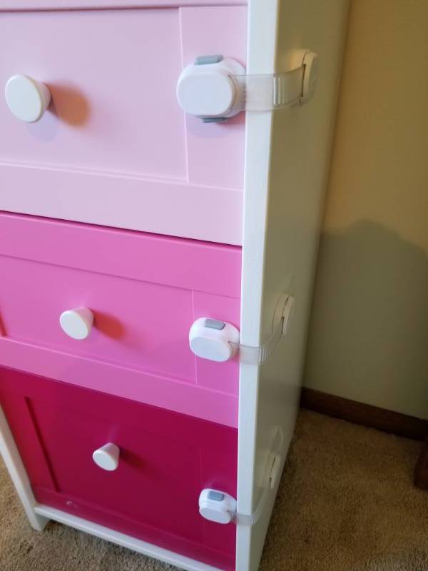 lot 32 image: Child Safe Drawers