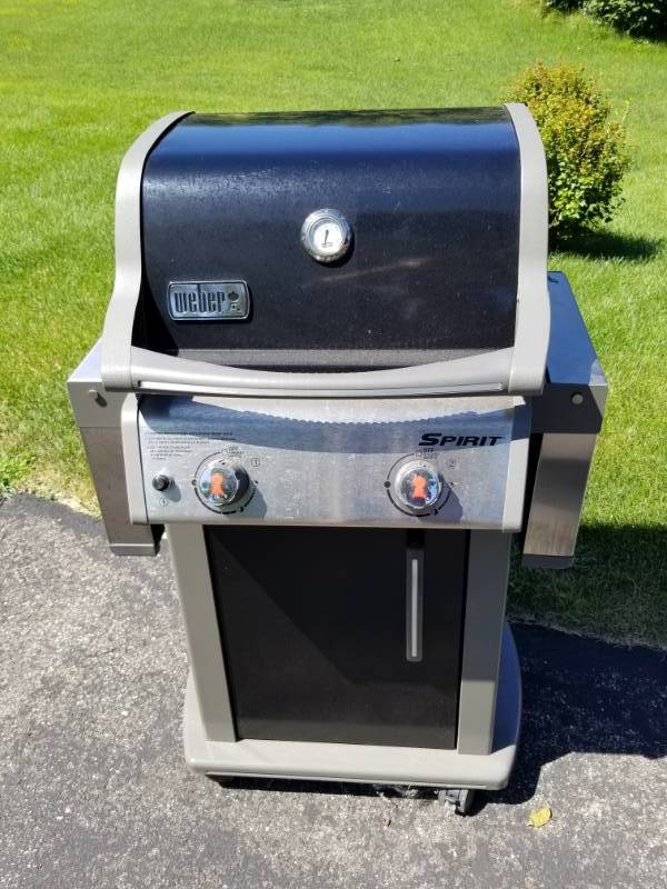 lot 29 image: Weber Spirit Grill