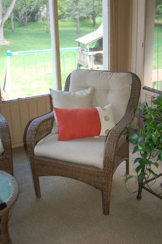 lot 2 image: Excellent Wicker Outdoor Set