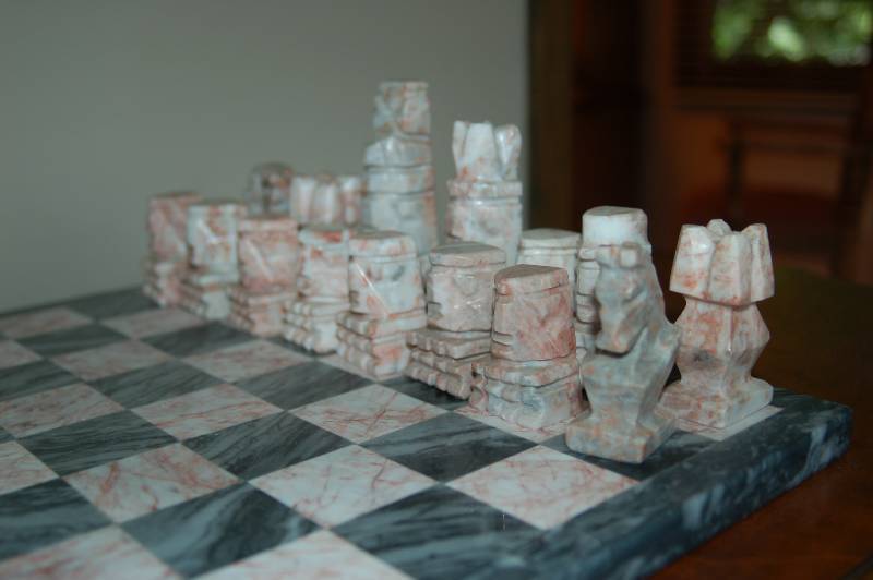lot 48 image: Mexican Carved Onyx Quartz Chess Set