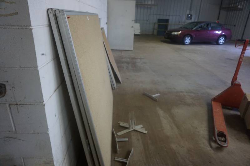 lot 152 image: Conwed Brand Office Cubicle Partitions With Stands
