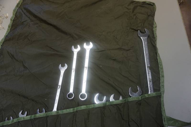 lot 9 image: Herbrand Open EndBox Wrench Set With Storage Bag