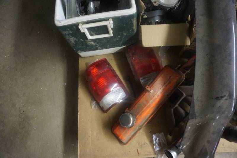 lot 45 image: 1 Lot of Assorted Automotive Parts & Accessories