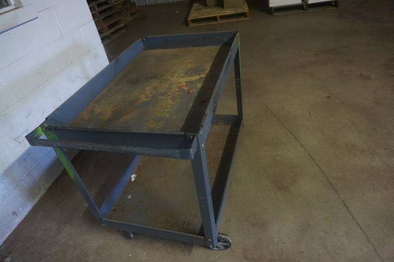 lot 48 image: Metal 4 Wheeled 2 Level Shop Cart