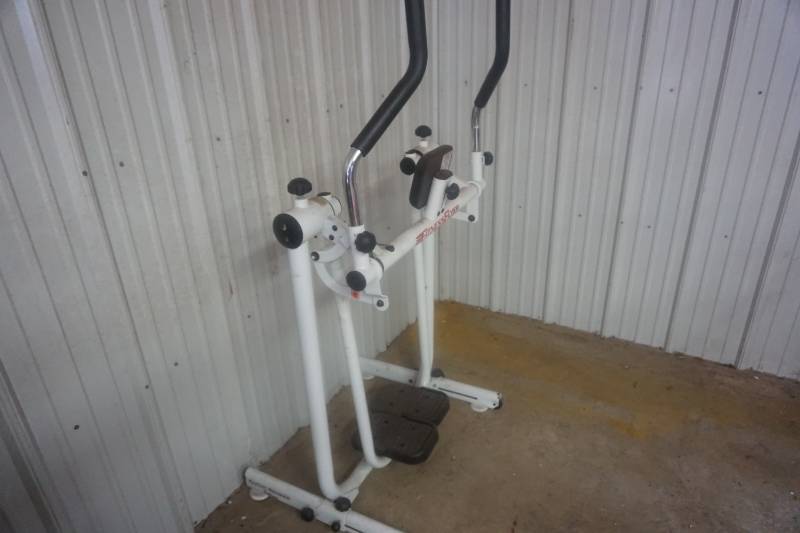 lot 130 image: Freedom Flyer Strider Exercise Workout Machine