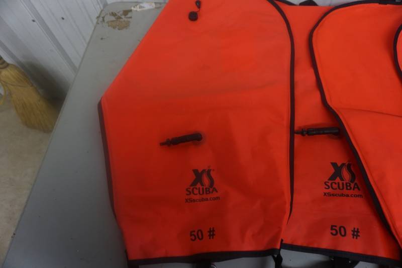 lot 72 image: Lot of 4 - XS Scuba H 50 Inflatable Snorkeling Life Vests