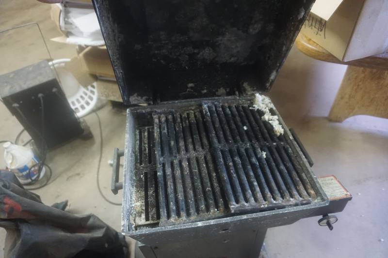 lot 78 image: Ducane Brand Wheeled Gas Grill With Cover
