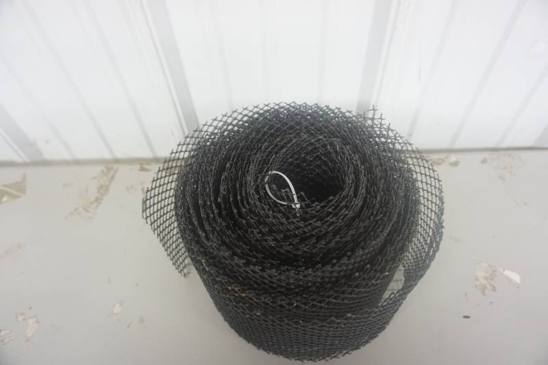lot 81 image: Lot of Rolled Metal Mesh Landscape EdgingFence