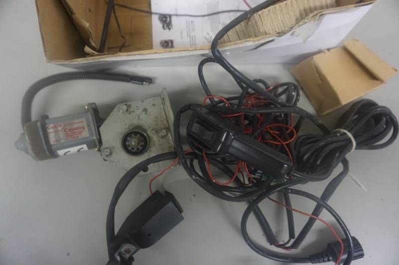 lot 64 image: Super Winch Brand ATVUTV Winch Remote Control Switches & Cycle Country Electric Plow Motor