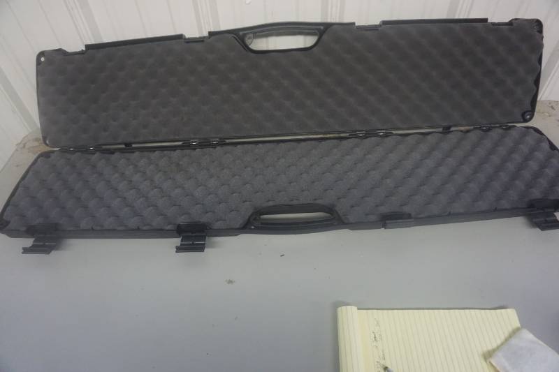 lot 68 image: Smith & Wesson Brand 48 Plastic Gun Case