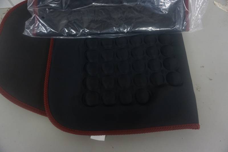 lot 117 image: Set of 2 Magnetic Therapy Car Seat Pads