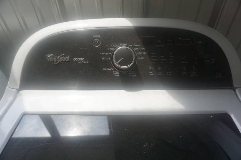 lot 85 image: Whirlpool Wash Machine Samsung Dryer Combo Set